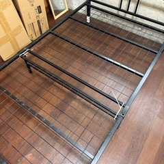 ベッドの骨組み部分の画像