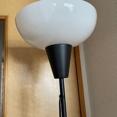 IKEAスタンドライトの画像