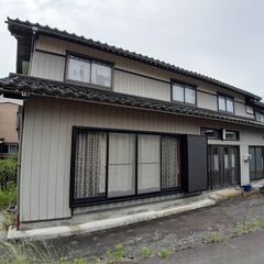 すぐ生活可能な庭付き戸建て 水洗トイレ2カ所 業者清掃済み...
