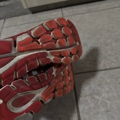 adidas ランニングシューズの画像