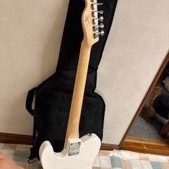 決まりました！新品同様！squier by fender ギター定価半額以下！rエレキギター　白✖️黒の画像