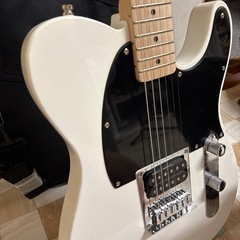 決まりました！新品同様！squier by fender ギター定価半額以下！rエレキギター　白✖️黒の画像