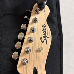 決まりました！新品同様！squier by fender ギター定価半額以下！rエレキギター　白✖️黒の画像