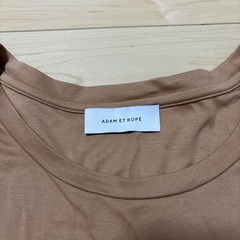 ADAM ET ROPÉ ブラウン Tシャツ サイズ38の画像