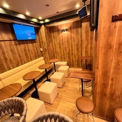 【急募】カラオケ＆シーシャバー「夜ふかし」🌙  新橋×夜型歓迎×時給1,400円～✨ ＼楽しく働いてガッツリ稼ぎたい方、集まれ！／の画像