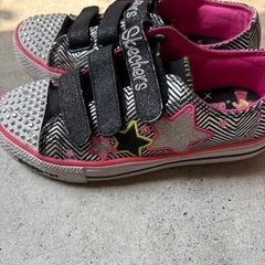 skechers 光るスニーカーの画像