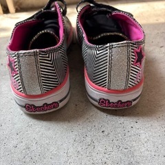 skechers 光るスニーカーの画像
