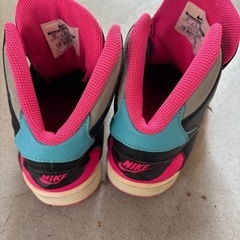 NIKE スニーカーの画像