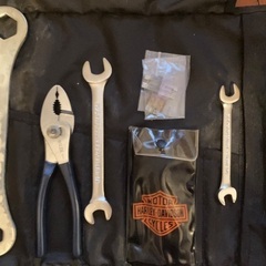 ハーレーダビッドソン 純正車載工具セットの画像