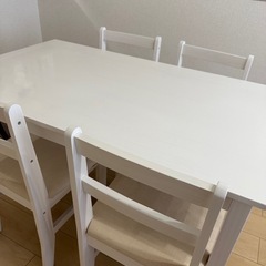 LOWYA ダイニングテーブルの画像