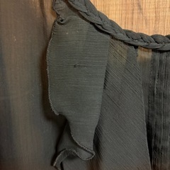 黒色カットソーの画像