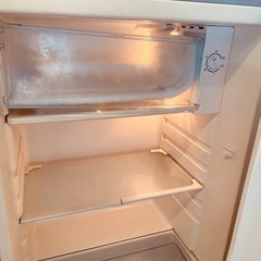 SHARP冷蔵庫の画像