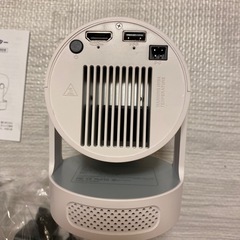 プロジェクター 家庭用 小型 TV Android 映像の画像