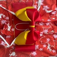 赤地に桜の花びらとウサギの柄帯　浴衣　花火大会の画像
