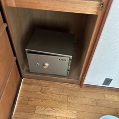 無料　金庫　美品　鍵付き