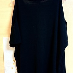 INGNIブラック肩開き半袖トップス　M sizeの画像