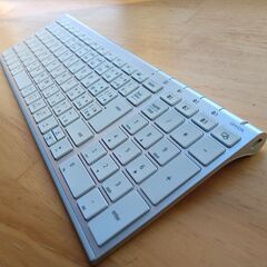 【あげます】iClever キーボード Bluetooth ワイヤレス パンタグラフ 日本語JIS配列 3台同時接続可能 テンキー付き フルサイズ 超薄型 静音設計 充電式Type-B 無線 コンパクト ラップトップ パソコン用 スマホ PC iPad用Windows Mac iOS Android対応 IC-BK22の画像