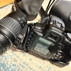 CANON  EOS EH16 ビデオカメラ本体とレンズセット　カバー付きの画像