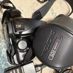 CANON  EOS EH16 ビデオカメラ本体とレンズセット　カバー付きの画像