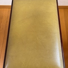 ピアノ椅子の画像