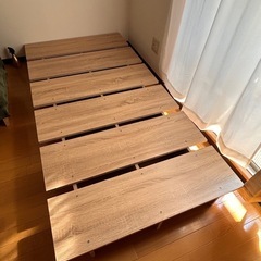 頑丈すのこ構造　天然木調　シングル　ベットフレームボックスシーツ付きの画像