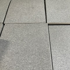 中古タイルカーペット
