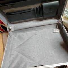 アルミ アタッシュケースの画像