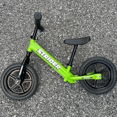 ストライダー　12インチ　スポーツ　グリーン