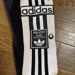 【アディダス ジャージ パンツ】スリーストライプ 黒 サイドボタン サイドスナップ アディブレイクトラックパンツ ジャージパンツの画像