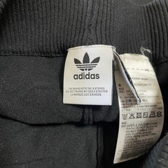 【アディダス ジャージ パンツ】スリーストライプ 黒 サイドボタン サイドスナップ アディブレイクトラックパンツ ジャージパンツの画像