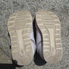 値下げしました。子ども靴　newbalance　ニューバランス　15センチの画像