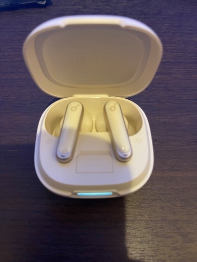 Anker ワイヤレスイヤホン　P40i