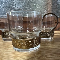 アンティークなカップセットの画像
