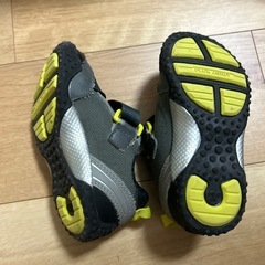 16cm運動靴（中古）の画像