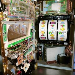 パチスロ実機　ジャイアントパルサー ４号機　ゲーム機仕様ですが家庭でも遊べます。カプセル出しホッパーも付いていますのでご家庭でカプセル出しゲームが出来ます。の画像