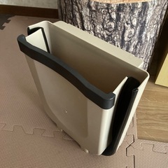 折り畳みくず入れ・ゴミ箱・アウトドアにも！の画像