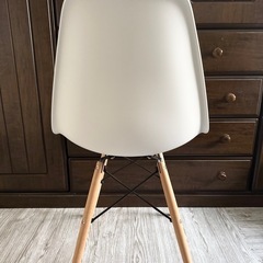 アイリスオーヤマ イームズチェア リプロダクト ホワイトの画像