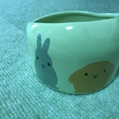 うさぎのエサ容器の画像