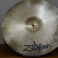 ジルジャンシンバル　MEDIUM CRASH18インチ　（ひび割れ有り）の画像