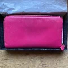 PRADA 長財布　ピンクの画像