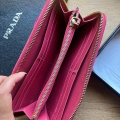 PRADA 長財布　ピンクの画像