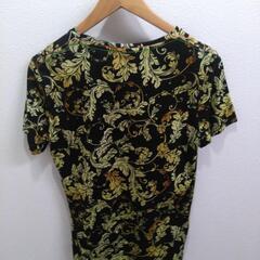 S　新品　唐草模様　黒地に黄色の柄の画像