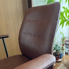 8/3限定！美品　レトロでおしゃれなデスクチェアー　合皮　茶色　椅子の画像