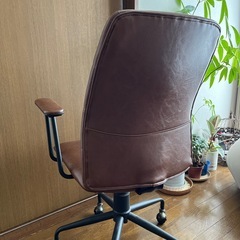 8/3限定！美品　レトロでおしゃれなデスクチェアー　合皮　茶色　椅子の画像