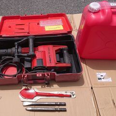 🔴山口市、電動ハンマー￥12800🔴刃先ビット3種類🔴HILTI...