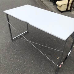 デスク ニトリの画像