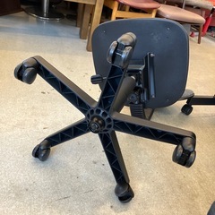 T2506-224 オフィスチェア ファブリックタイプ グレー 毛玉キズ汚れ有りの画像