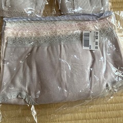 【新品】ブラ2枚＆ショーツ5枚＆インナーセットの画像