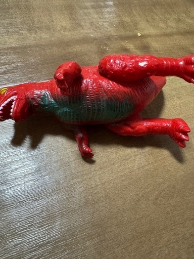 タカトク　ティラノサウルス赤