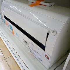 リユースのサカイ太田★ジモティ割あり★ HITACHI ルームエアコン RAS-AJ22H 2.2kw 18年製 室内機分解洗浄済み OJ9829の画像